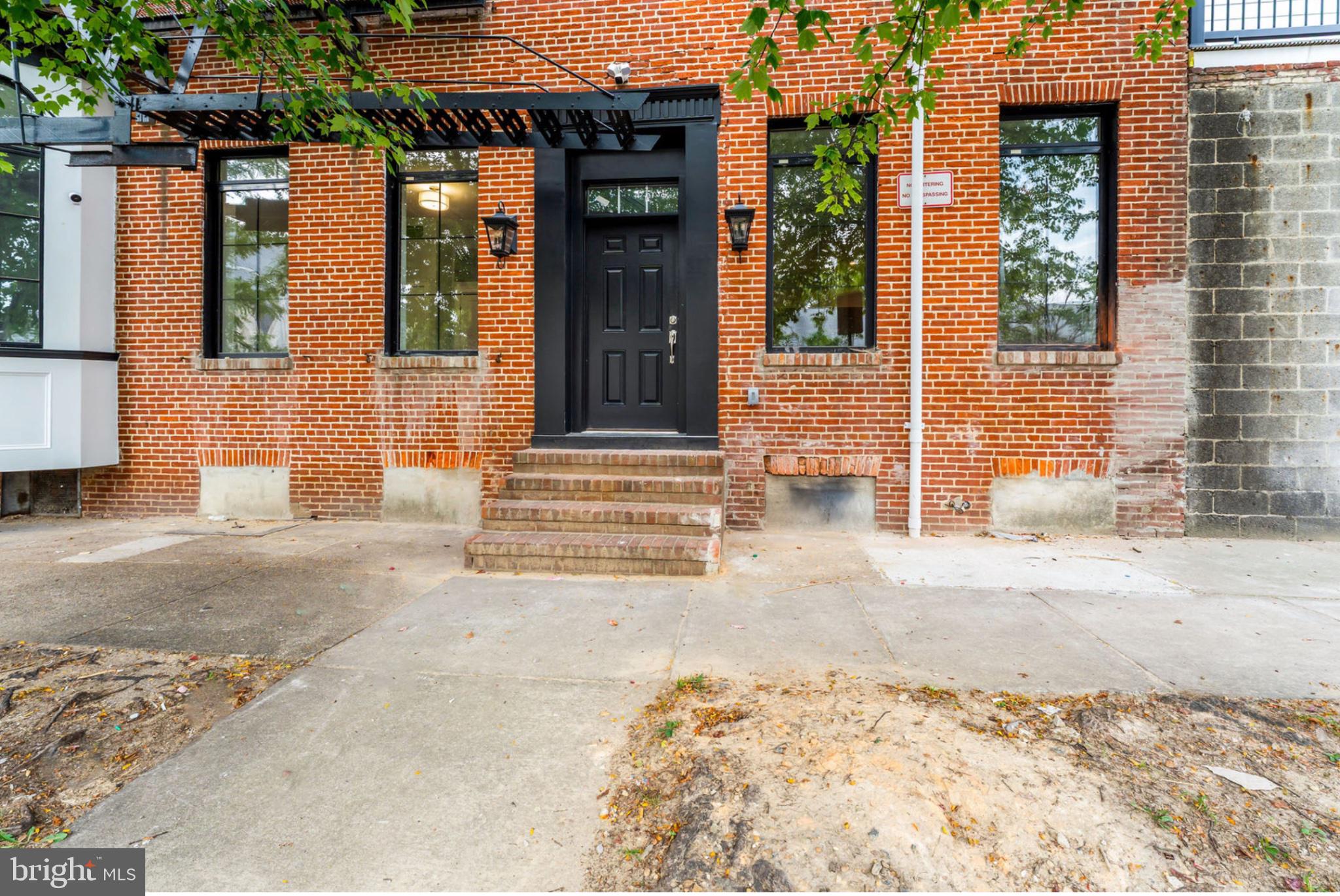 1100 W LAFAYETTE AVENUE 2