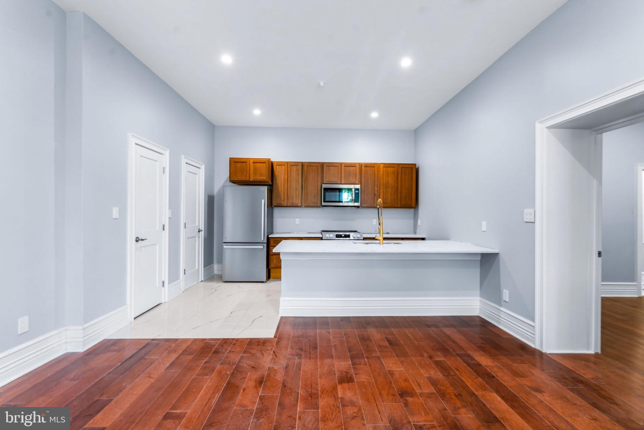 1100 W LAFAYETTE AVENUE 2