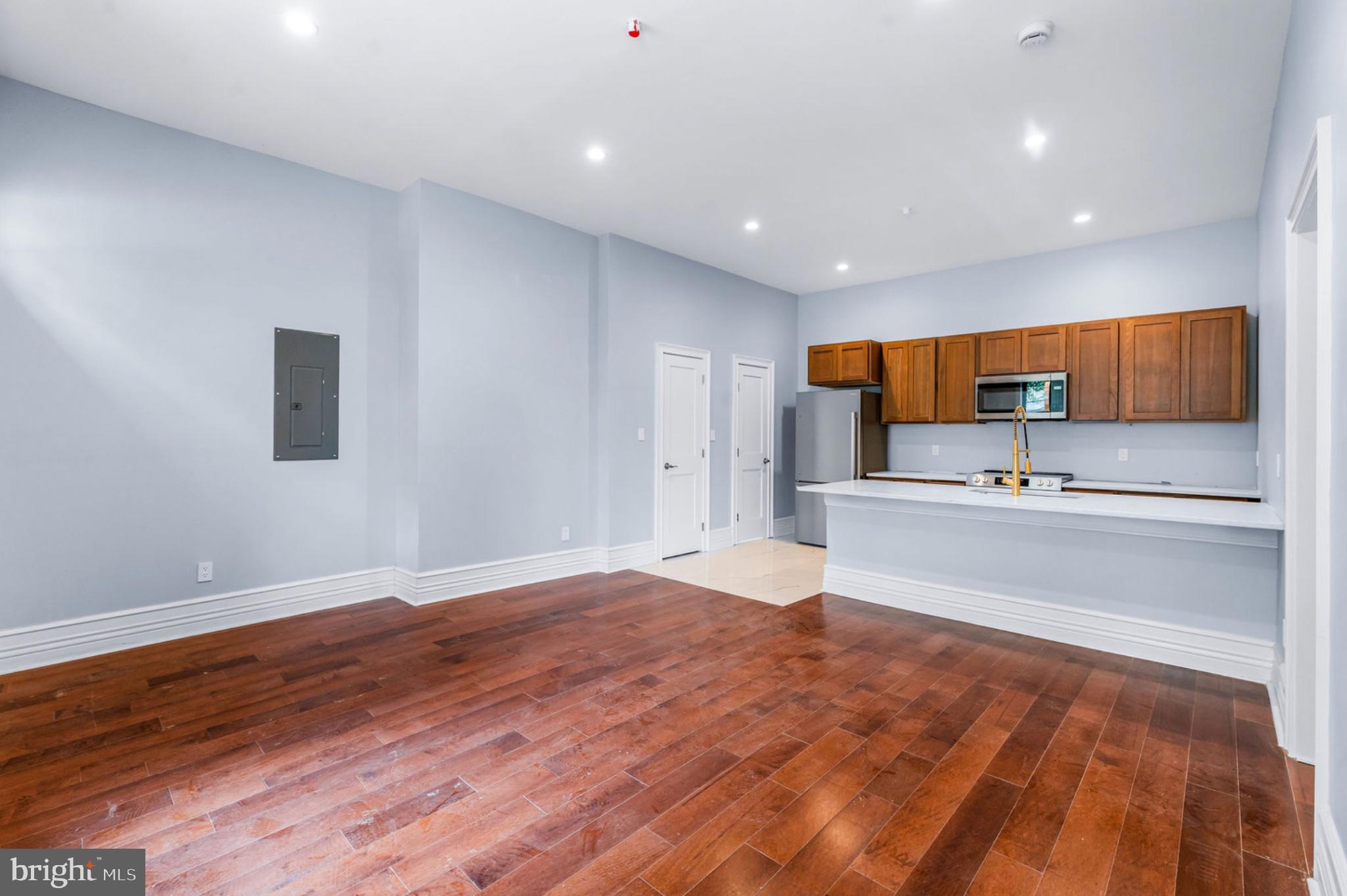 1100 W LAFAYETTE AVENUE 2