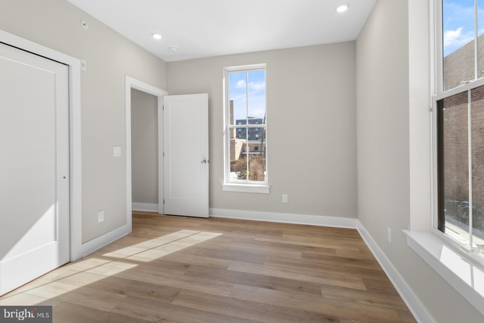 ROXBOROUGH - Residential Lease