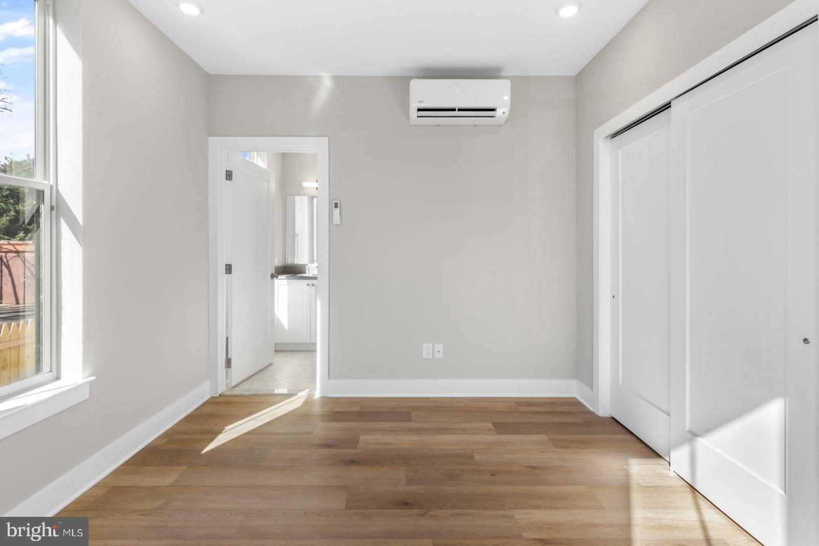 ROXBOROUGH - Residential Lease