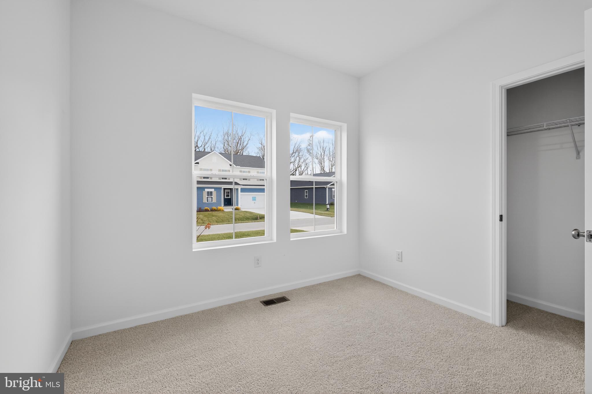 CAPTAINS WAY - Residential