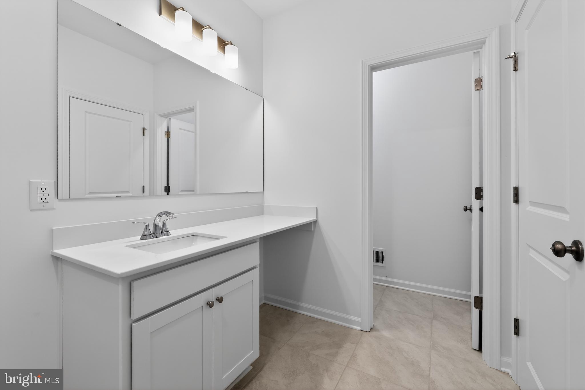 CAPTAINS WAY - Residential