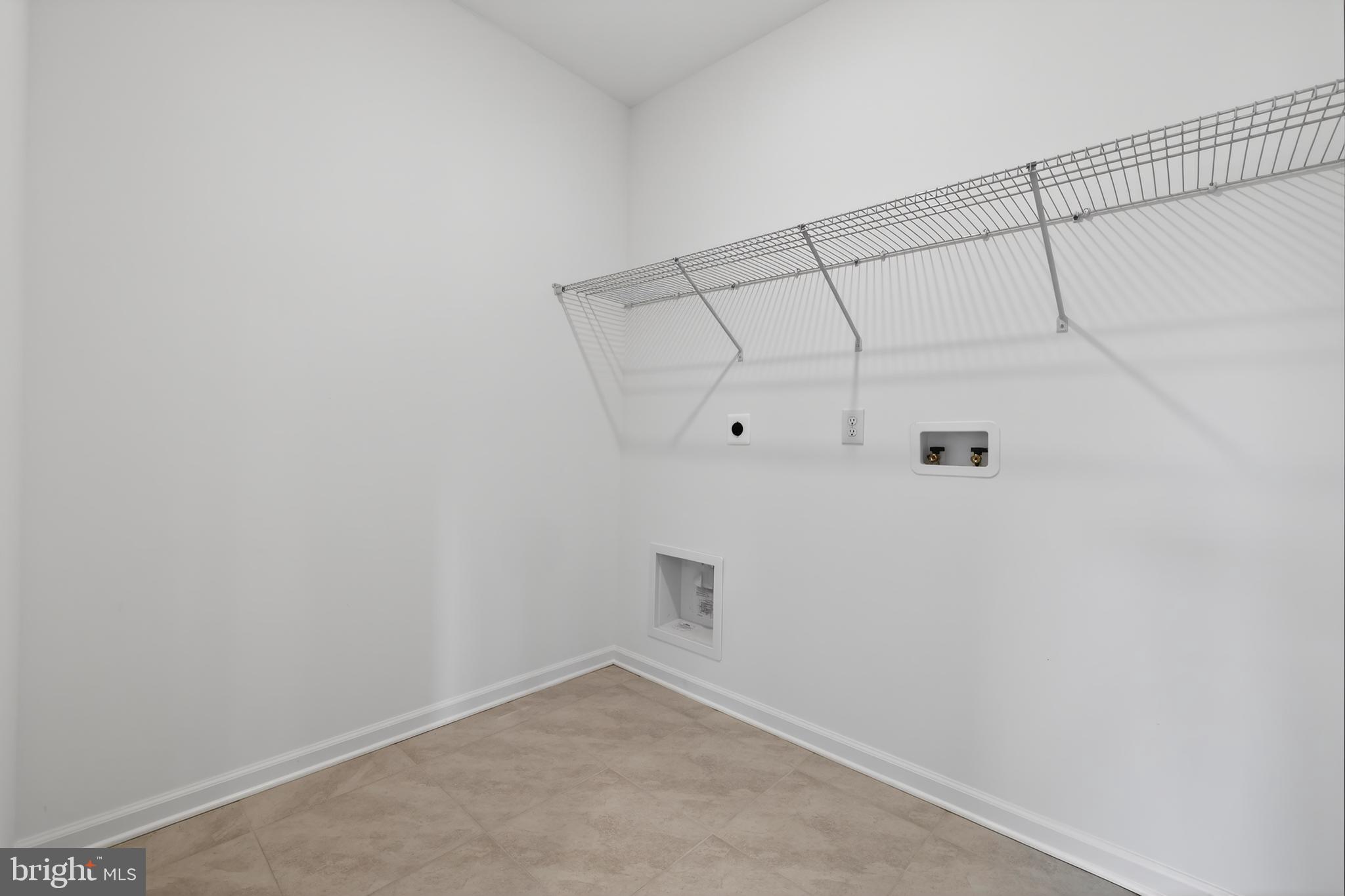 CAPTAINS WAY - Residential