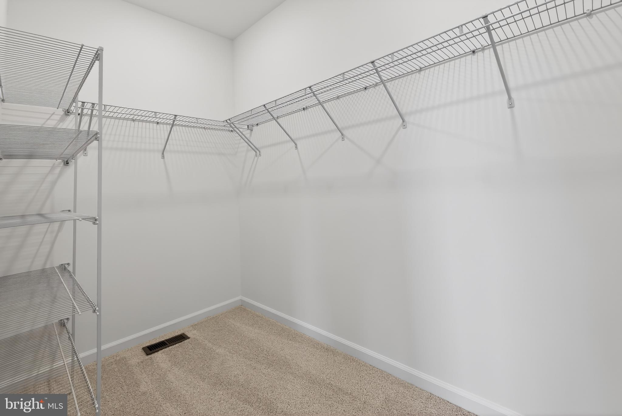 CAPTAINS WAY - Residential