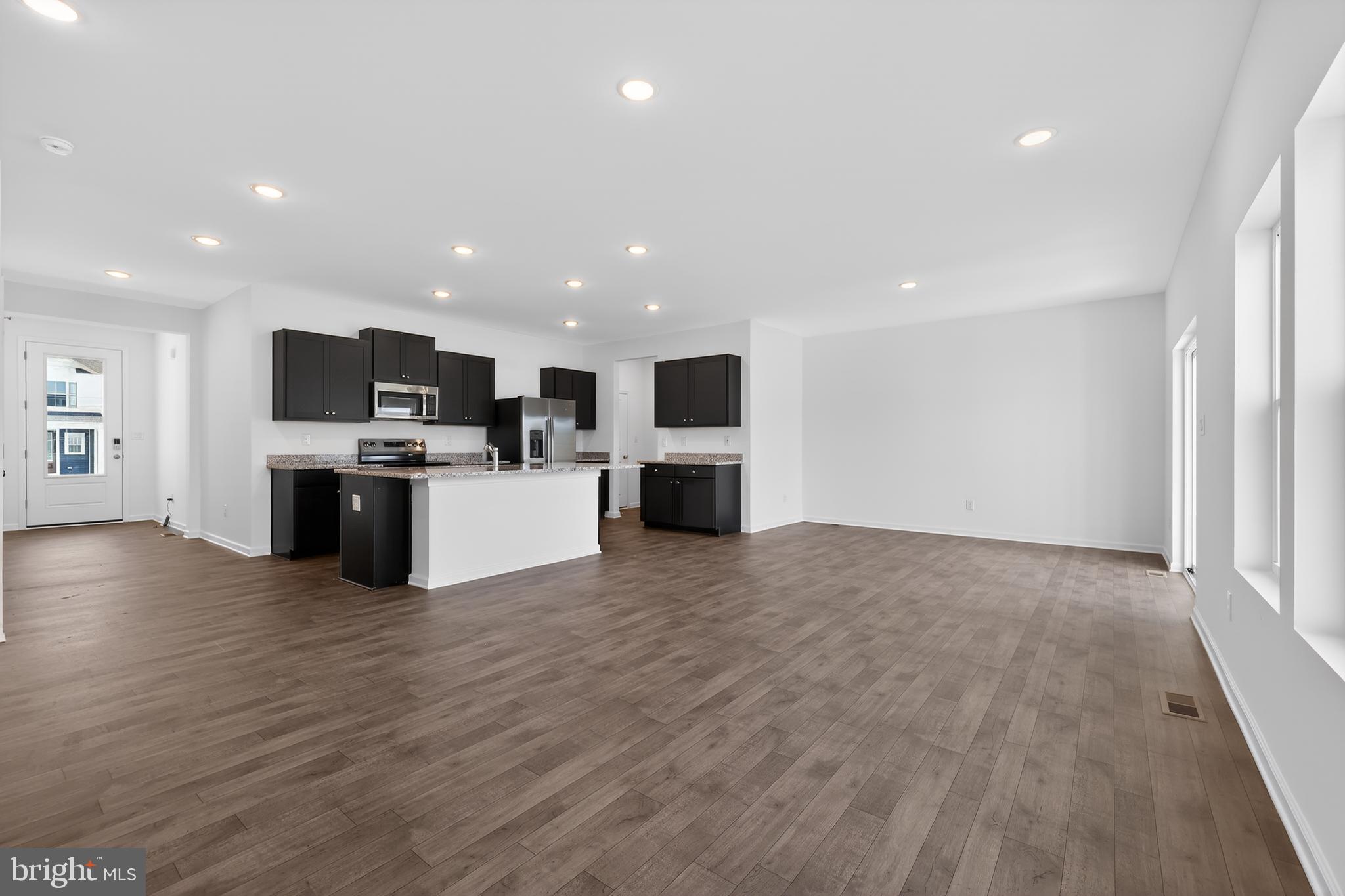 CAPTAINS WAY - Residential