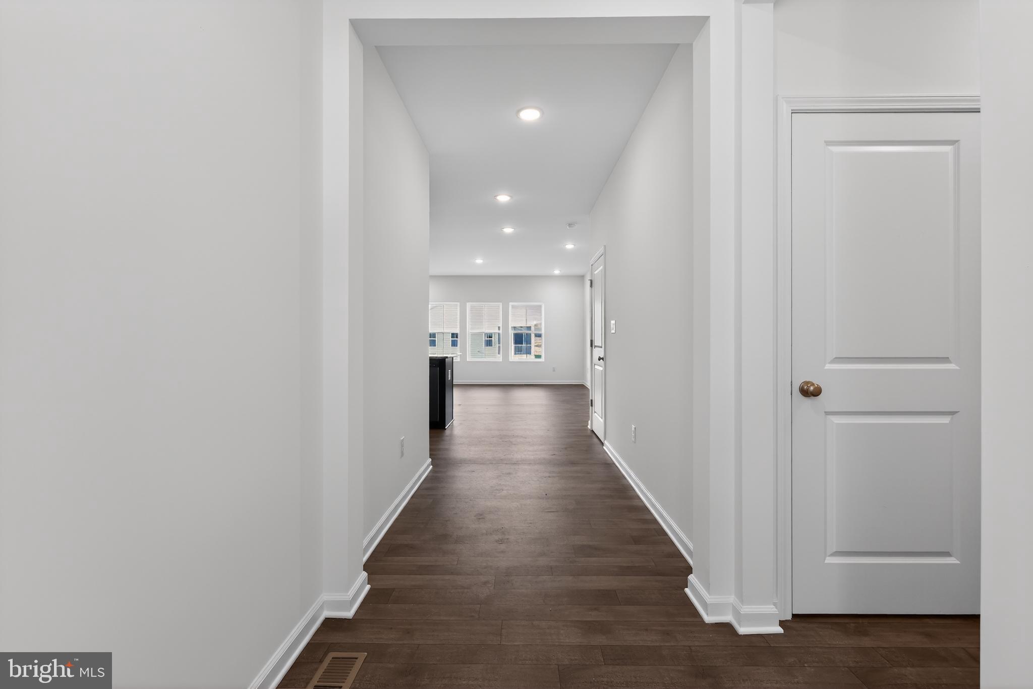 15016 BOATSWAIN AVENUE