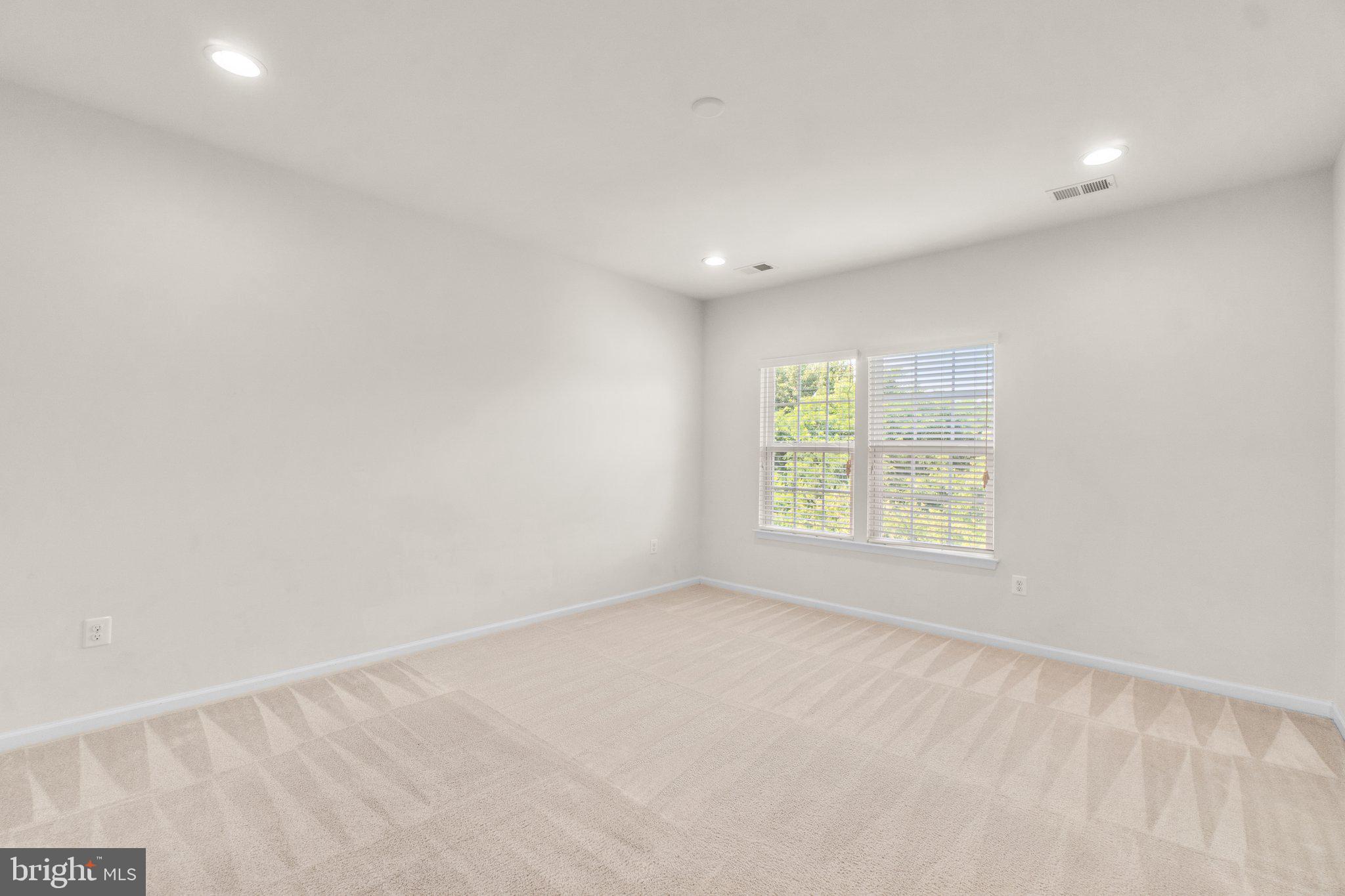 HOWARD SQUARE - Residential