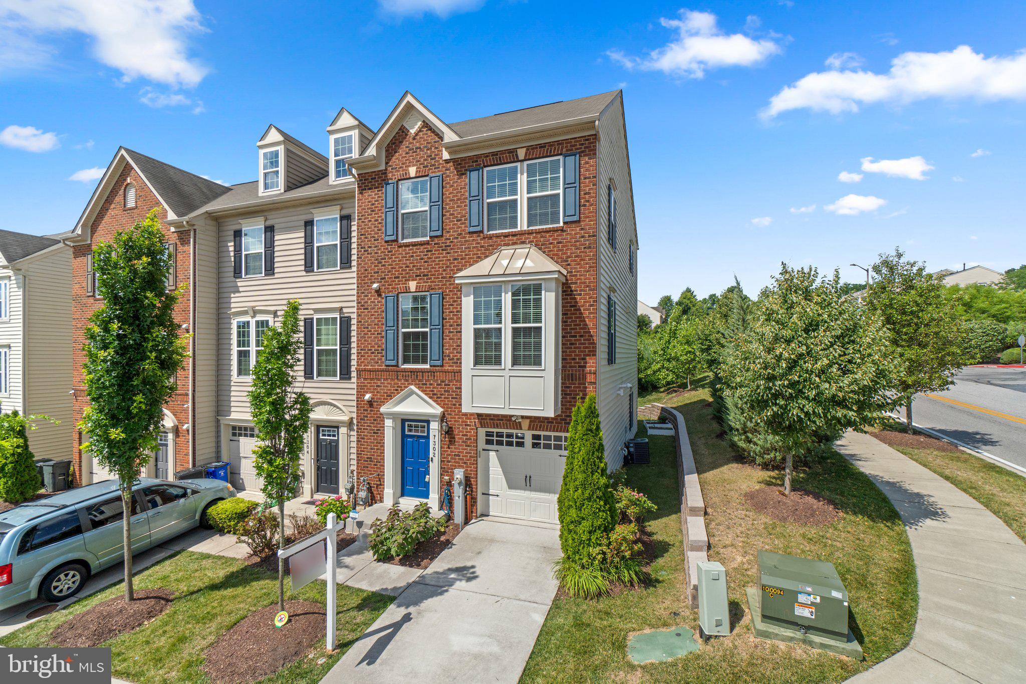 HOWARD SQUARE - Residential