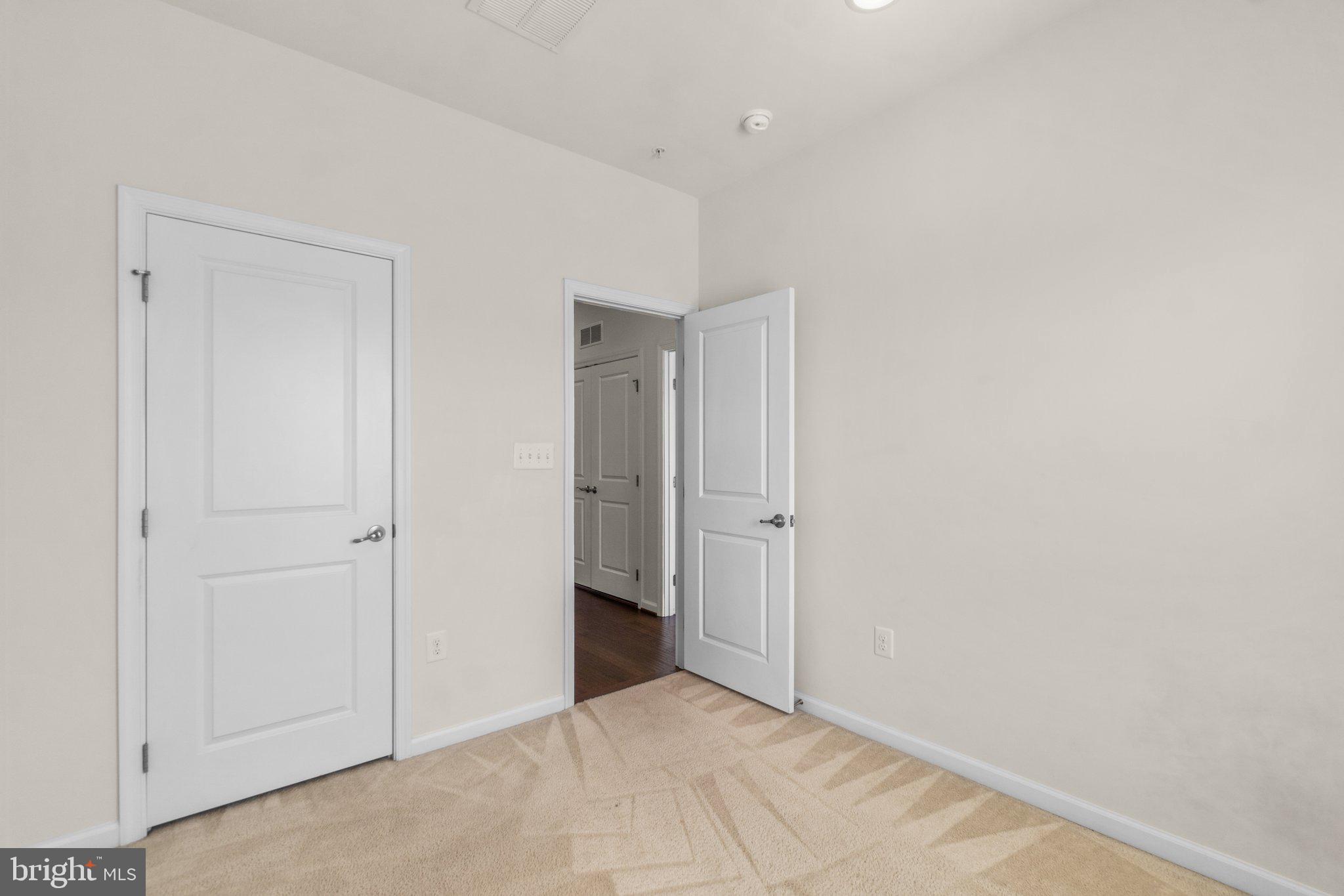 HOWARD SQUARE - Residential