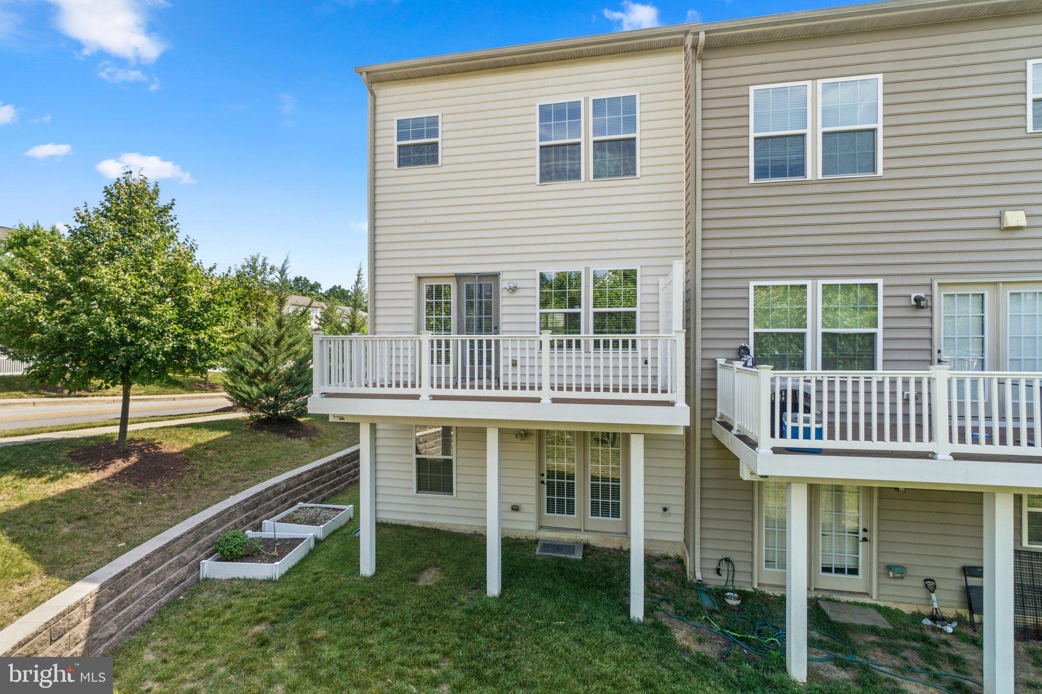 HOWARD SQUARE - Residential