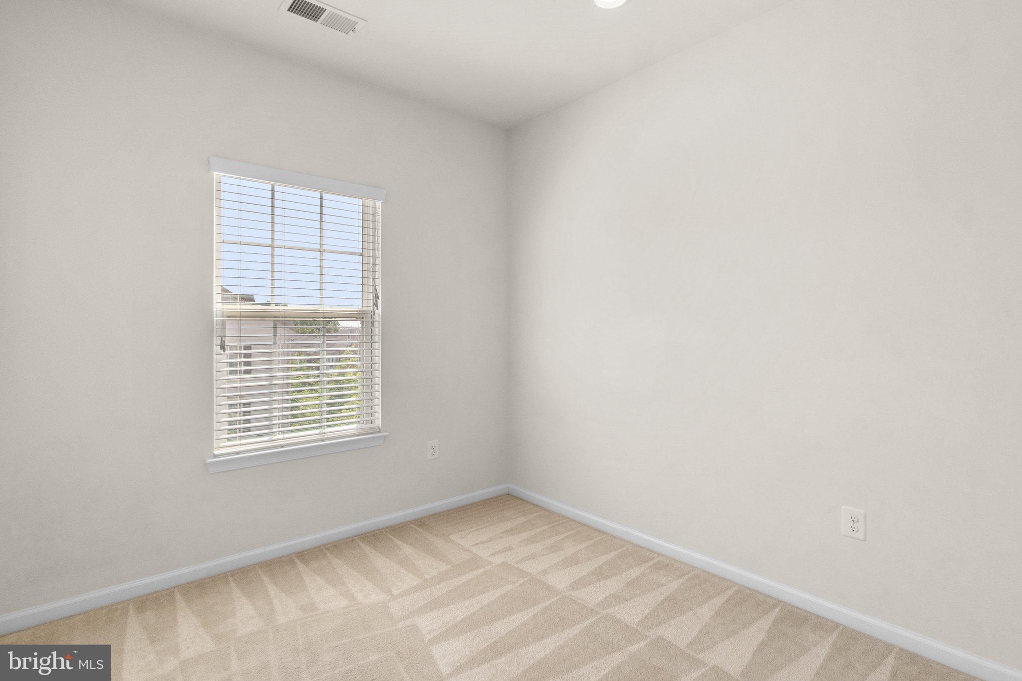 HOWARD SQUARE - Residential