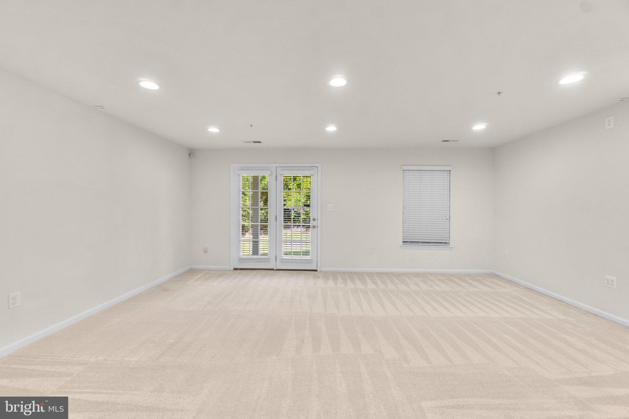 HOWARD SQUARE - Residential