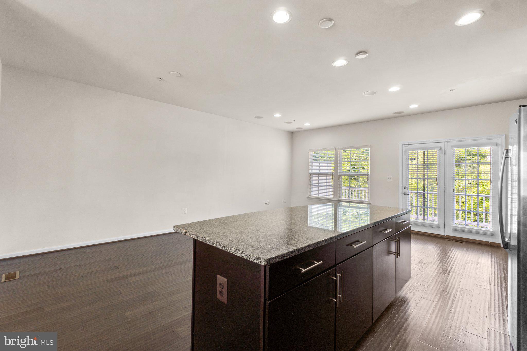 HOWARD SQUARE - Residential