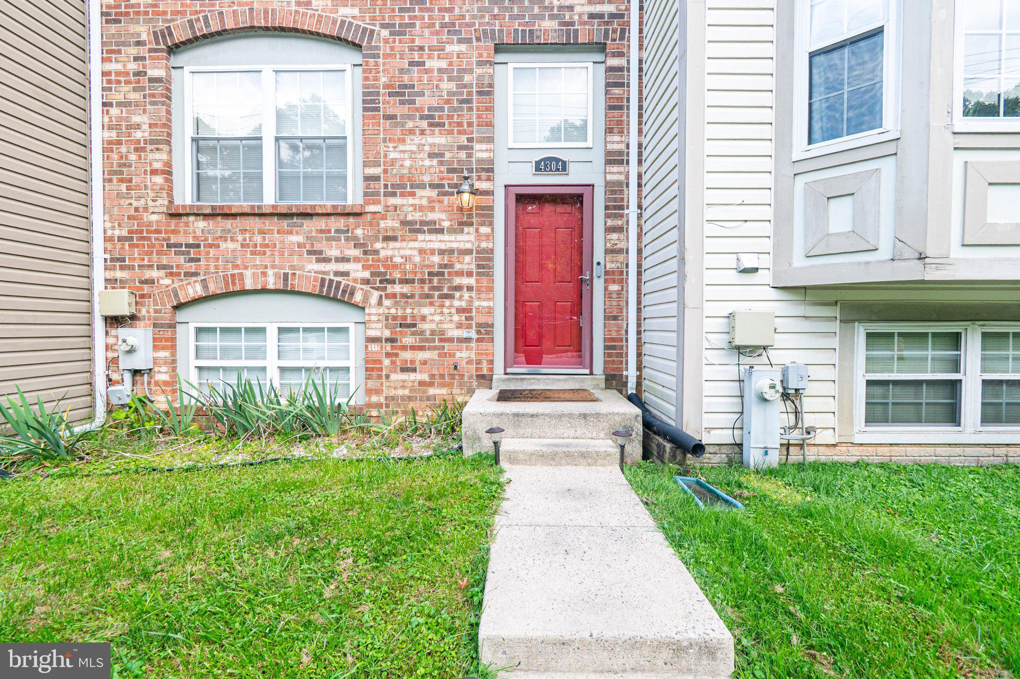 4304 PINEFIELD COURT