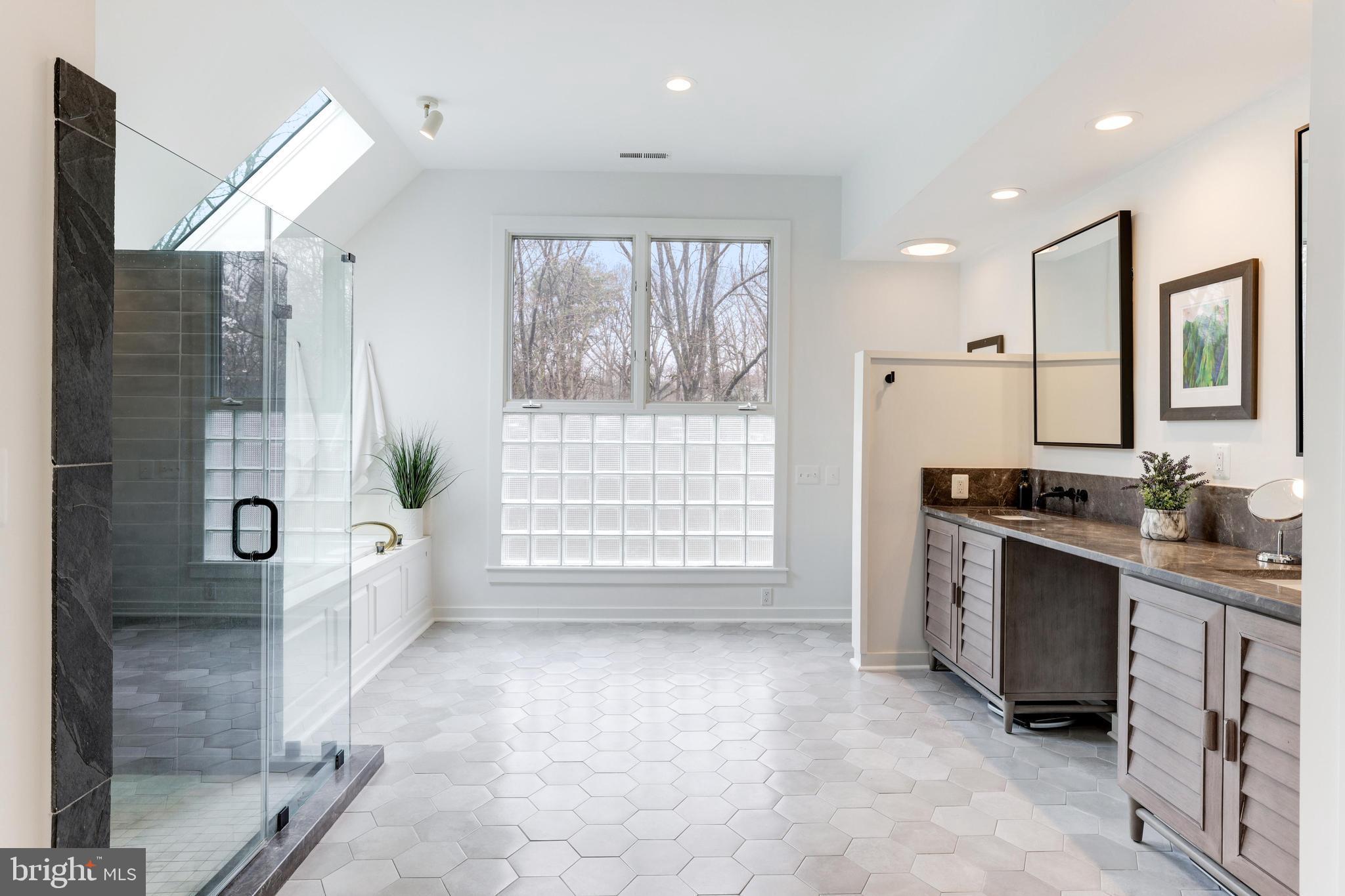 ANGELICA WOODS - Residential