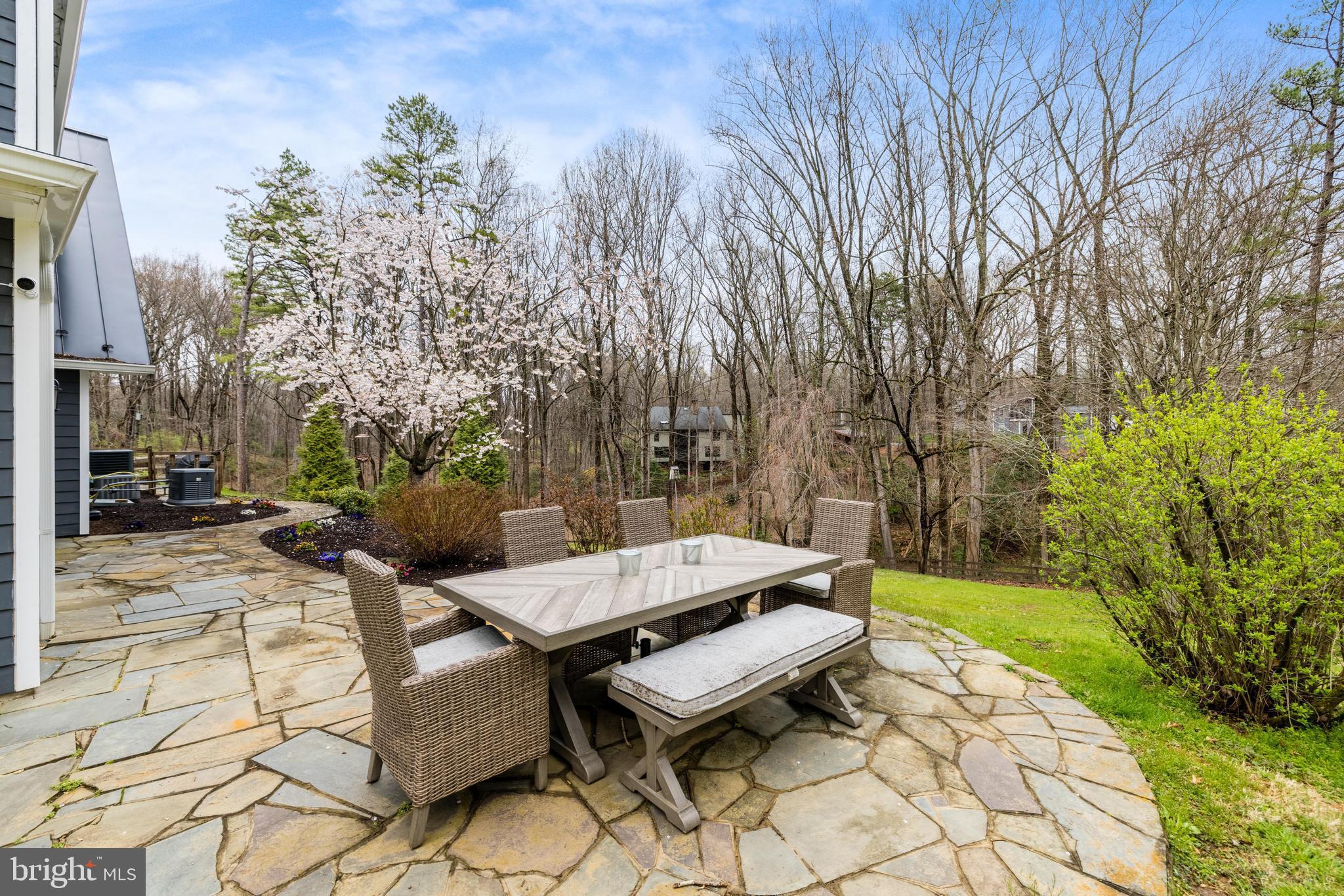 ANGELICA WOODS - Residential