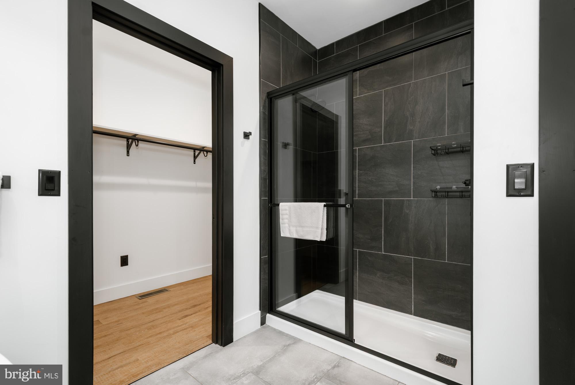 COUNTRY CLUB ACRES - Residential