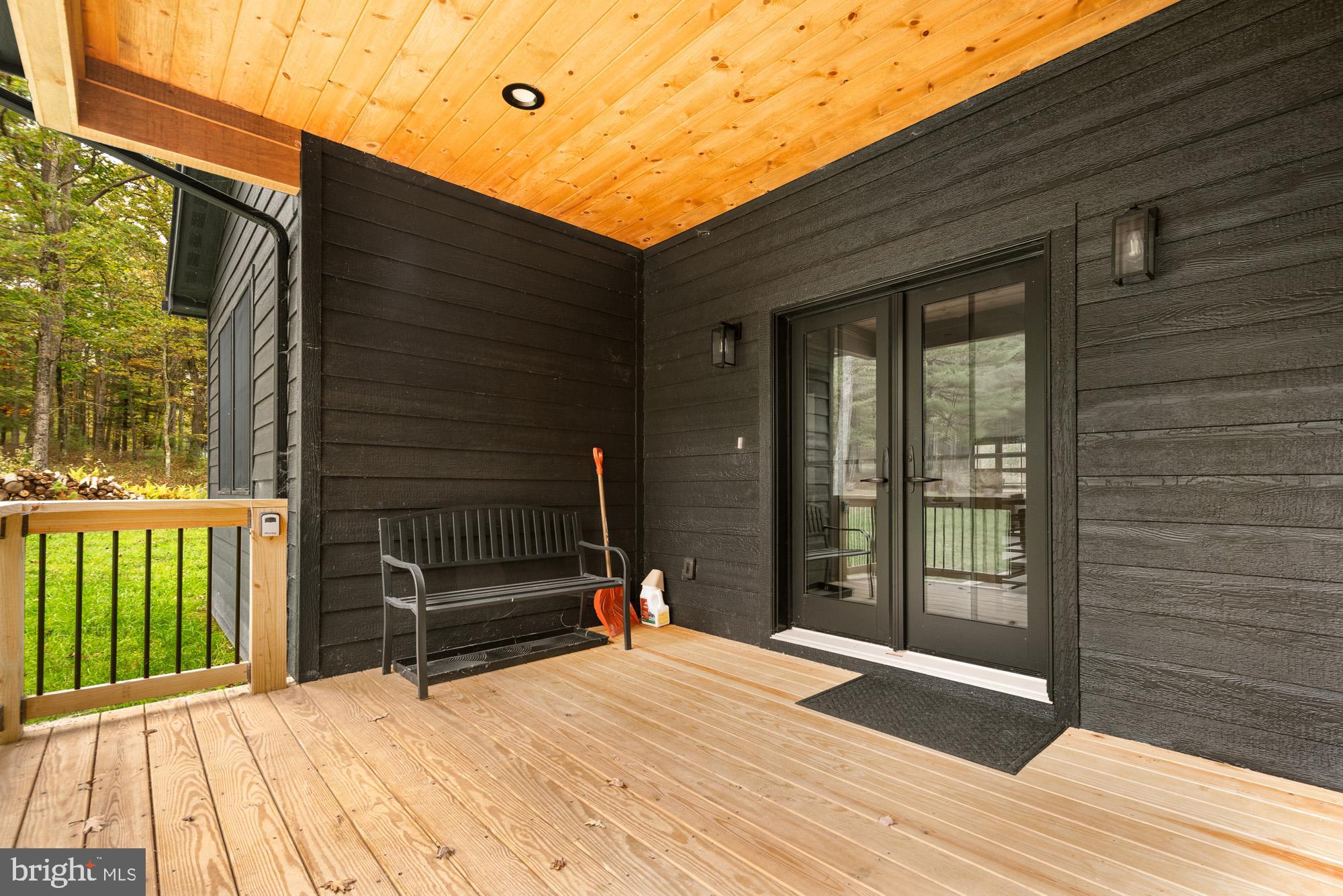 COUNTRY CLUB ACRES - Residential