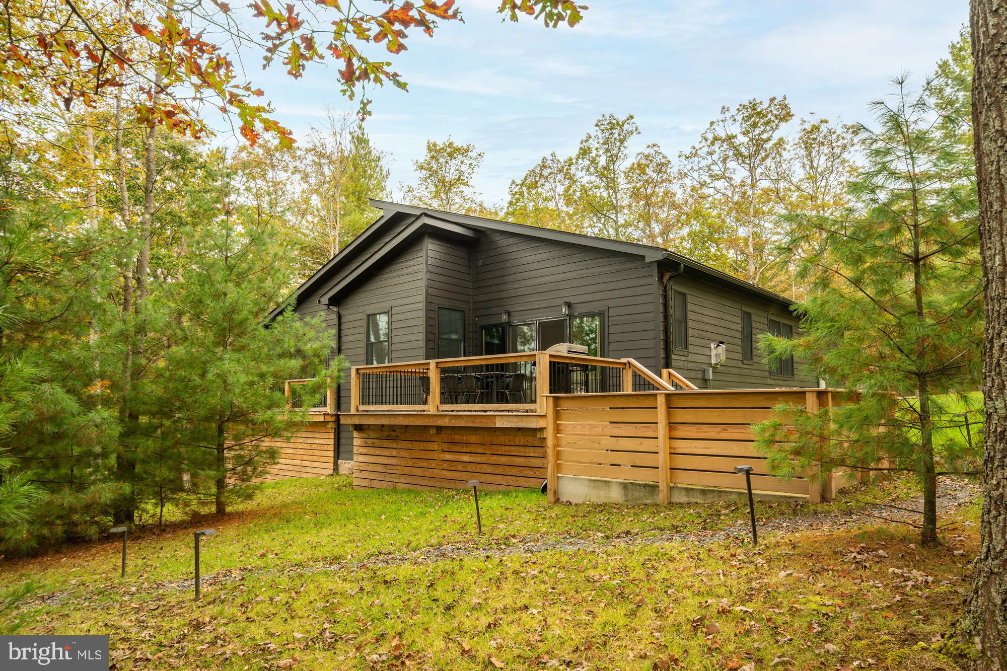 COUNTRY CLUB ACRES - Residential