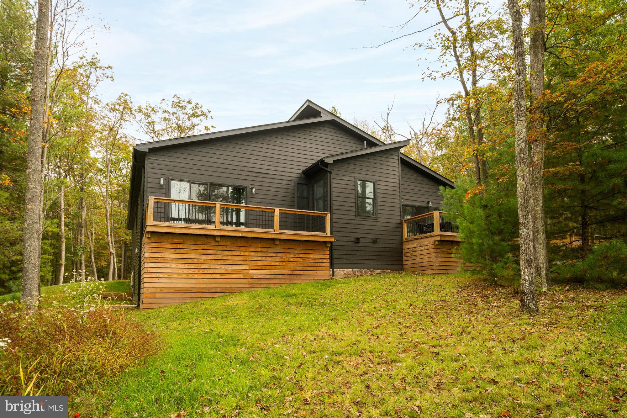 COUNTRY CLUB ACRES - Residential