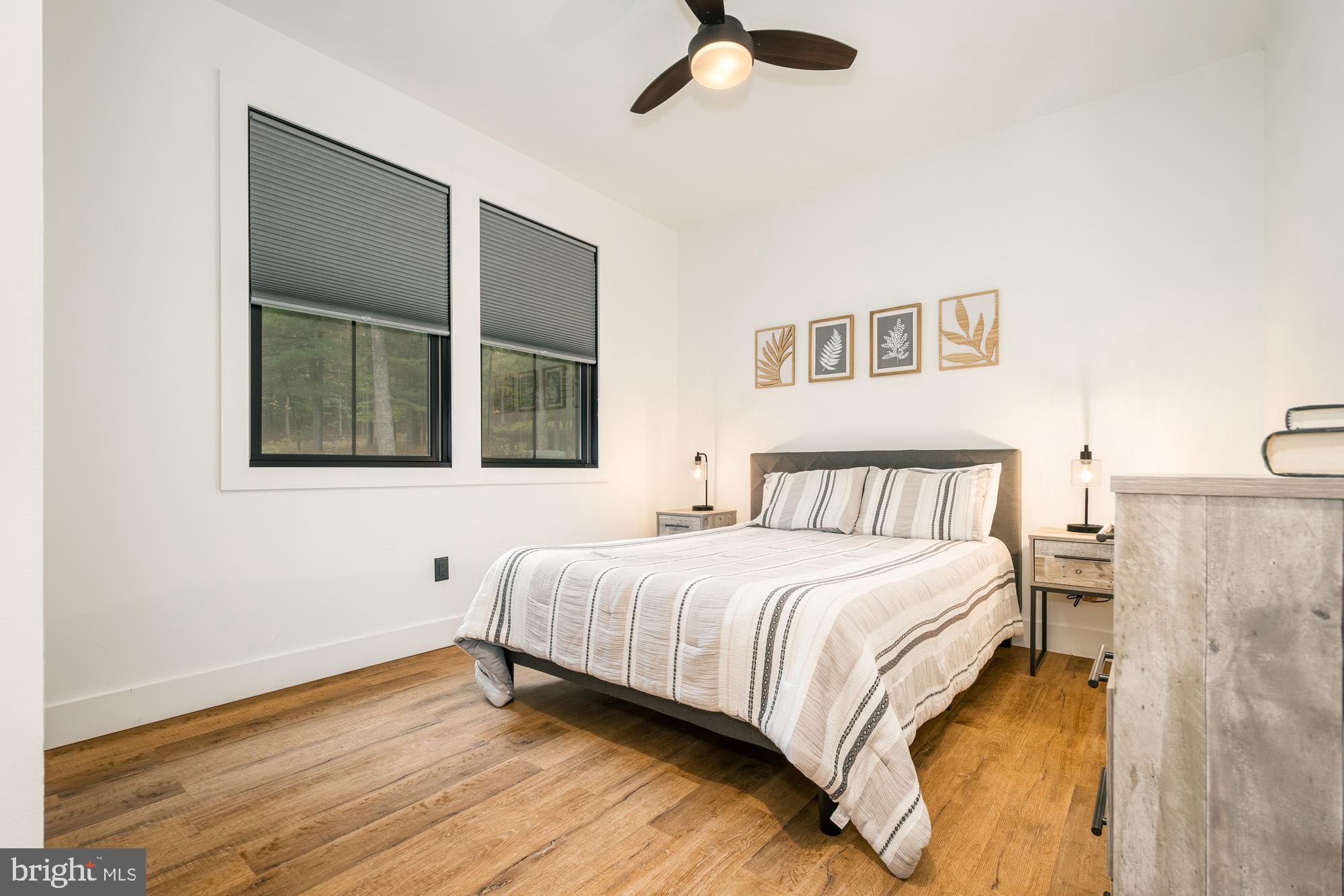 COUNTRY CLUB ACRES - Residential