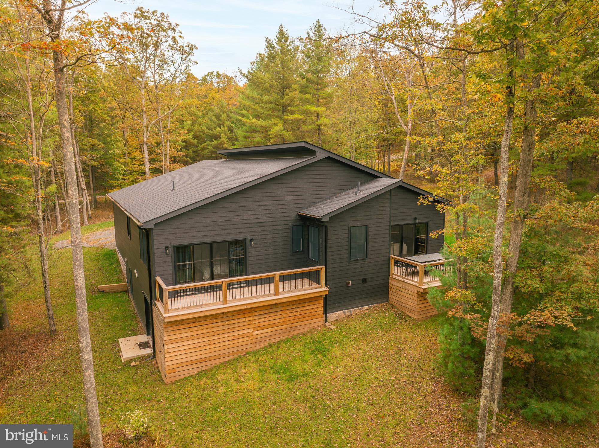 COUNTRY CLUB ACRES - Residential