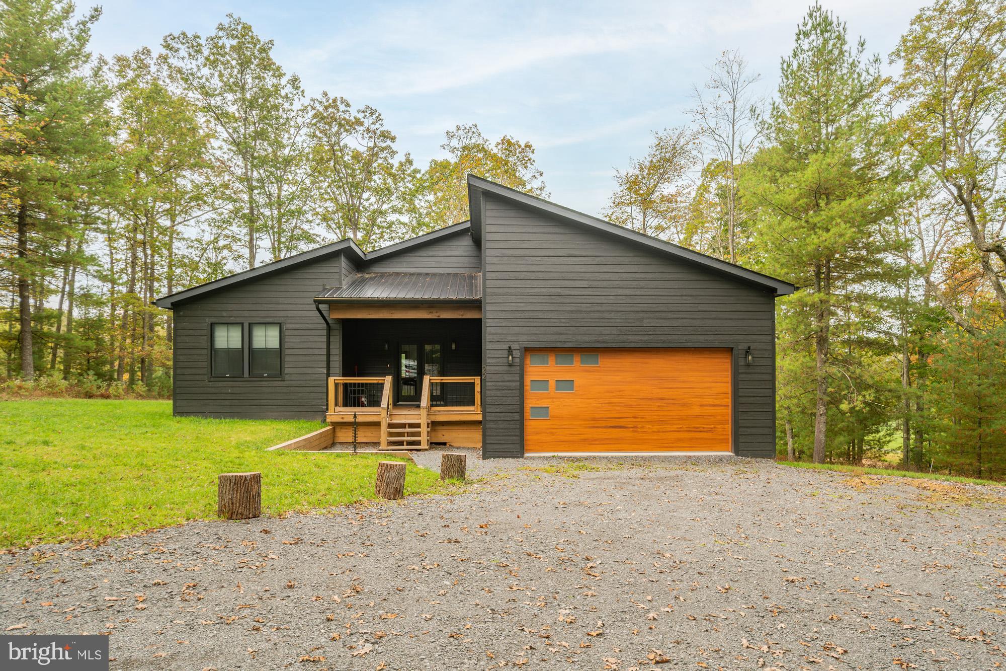 COUNTRY CLUB ACRES - Residential