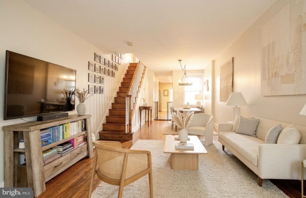 Photo of 614 S Montford Avenue, BALTIMORE, MD 21224 (MLS # MDBA2236502)