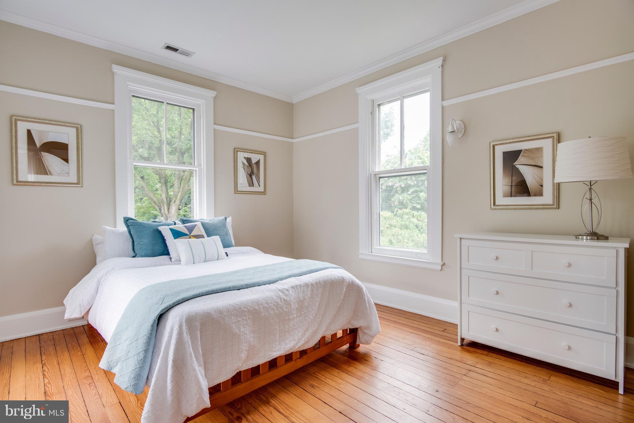 MURRAY HILL - Residential