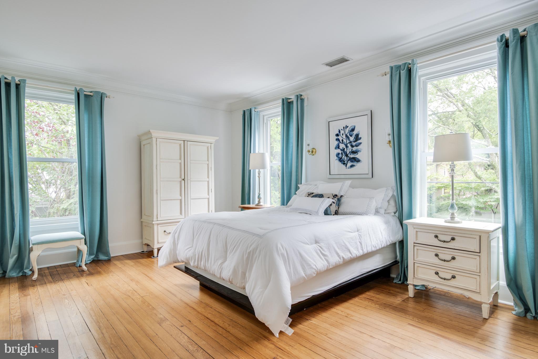 MURRAY HILL - Residential