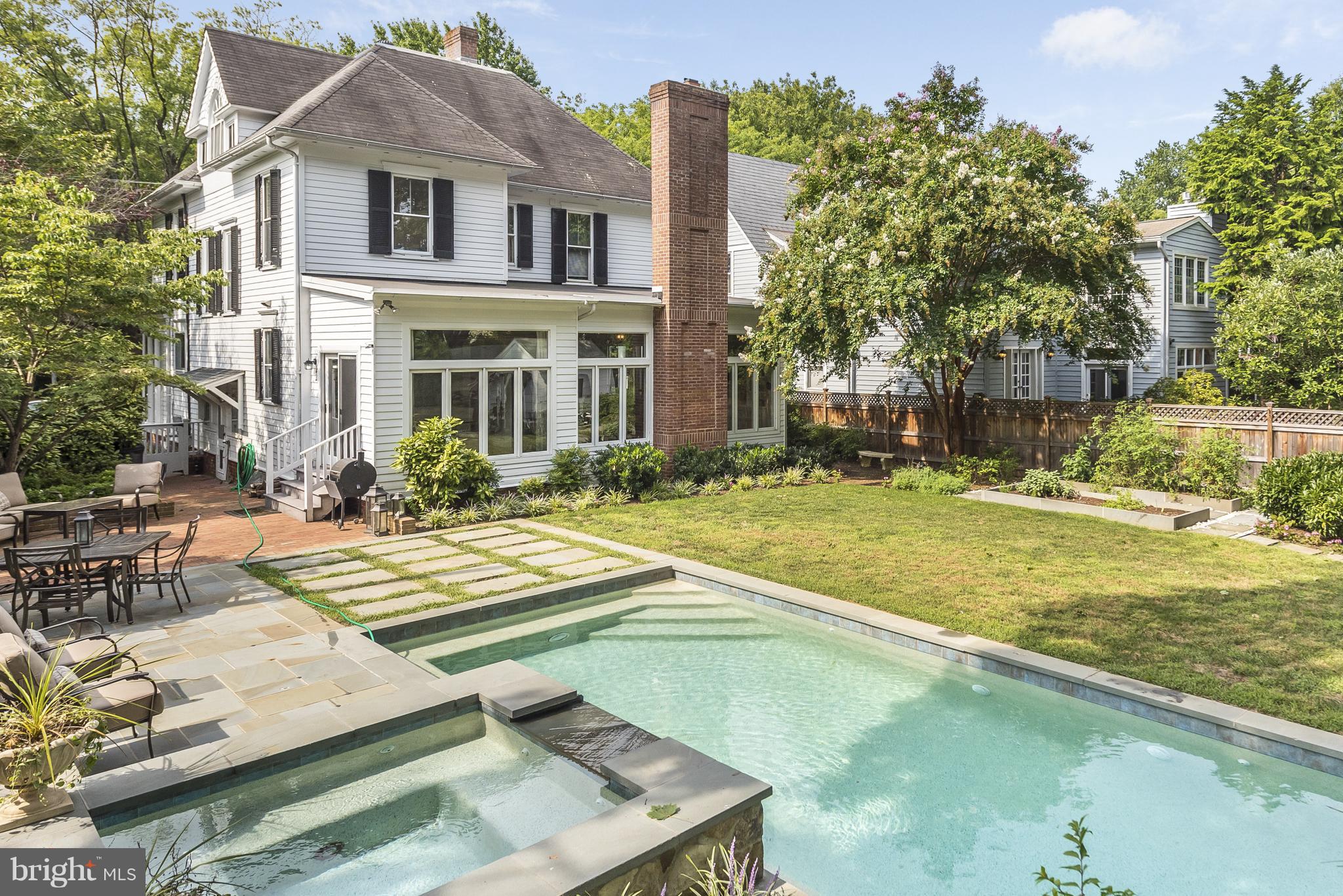 MURRAY HILL - Residential