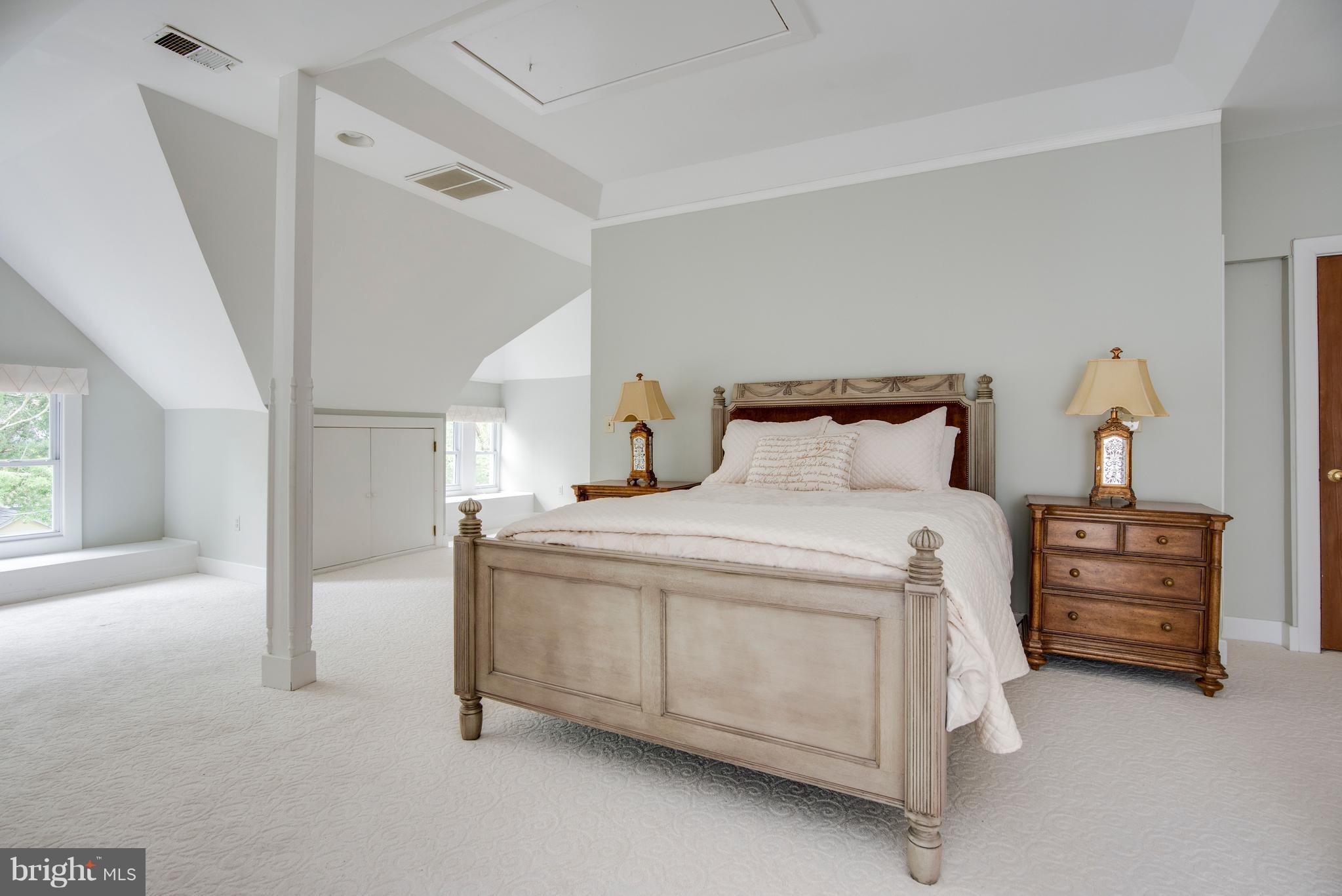 MURRAY HILL - Residential