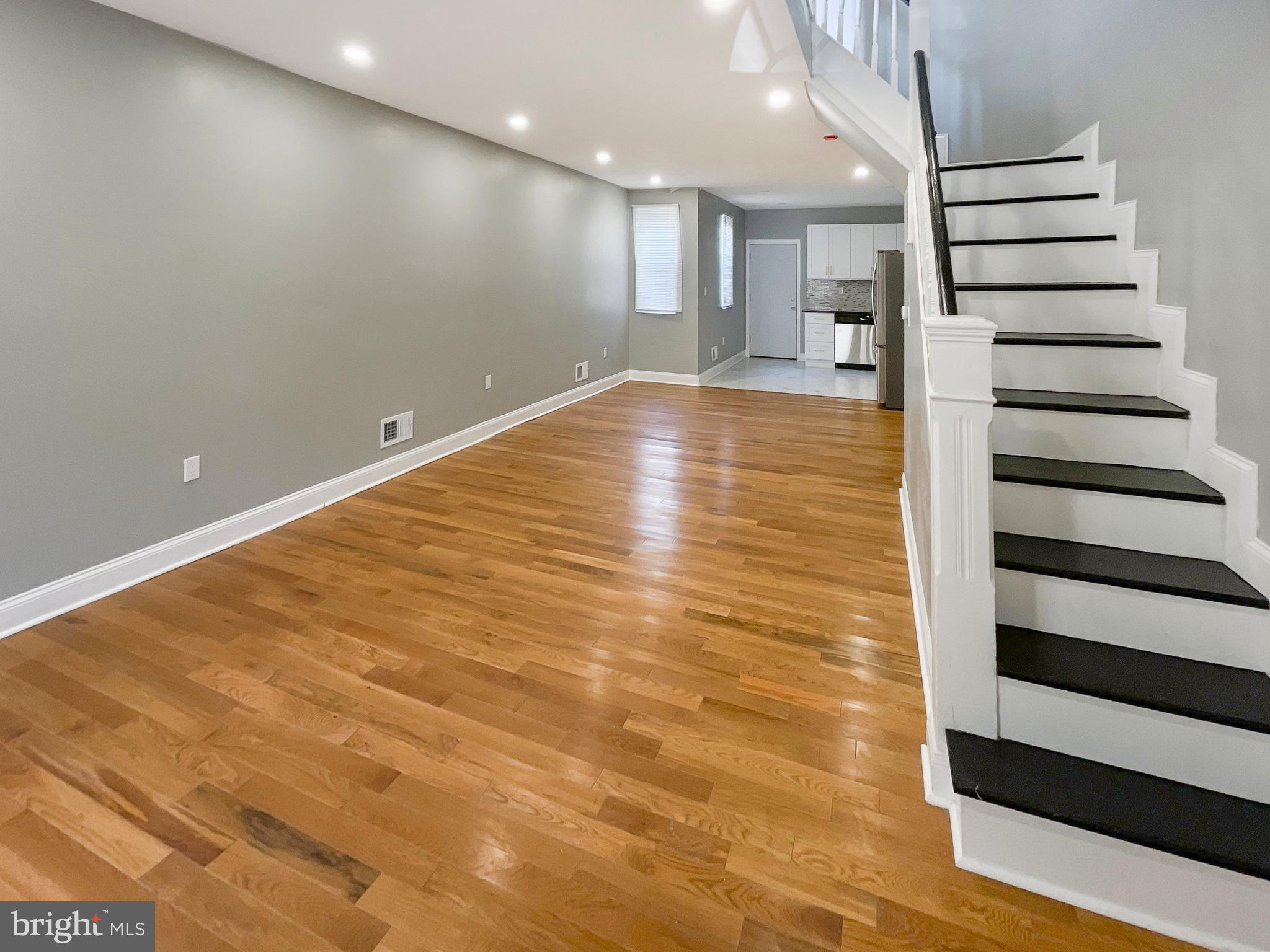 GARDEN COURT - Residential