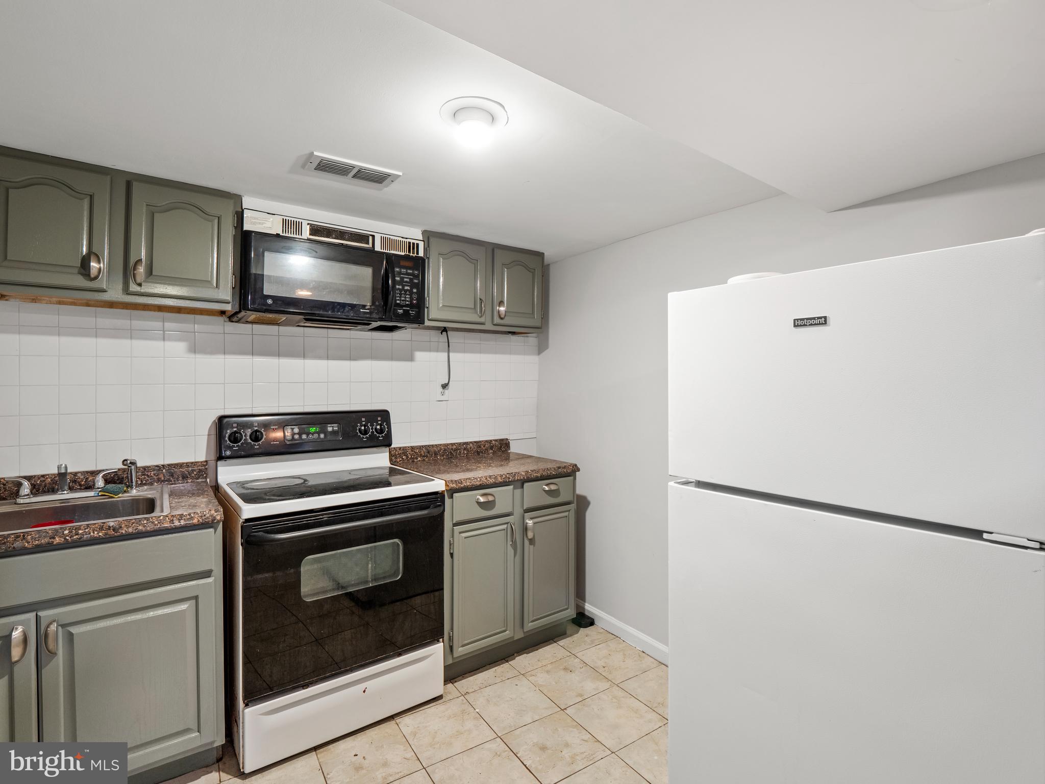 WASHINGTON SUBURBAN HOME - Residential