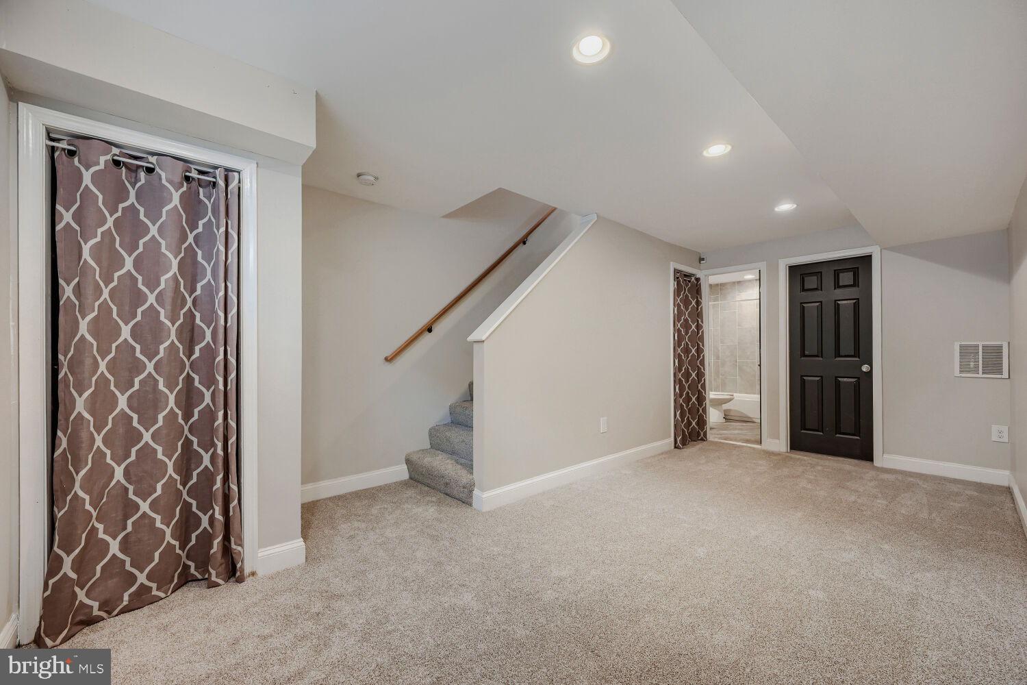 HIGHLANDTOWN - Residential