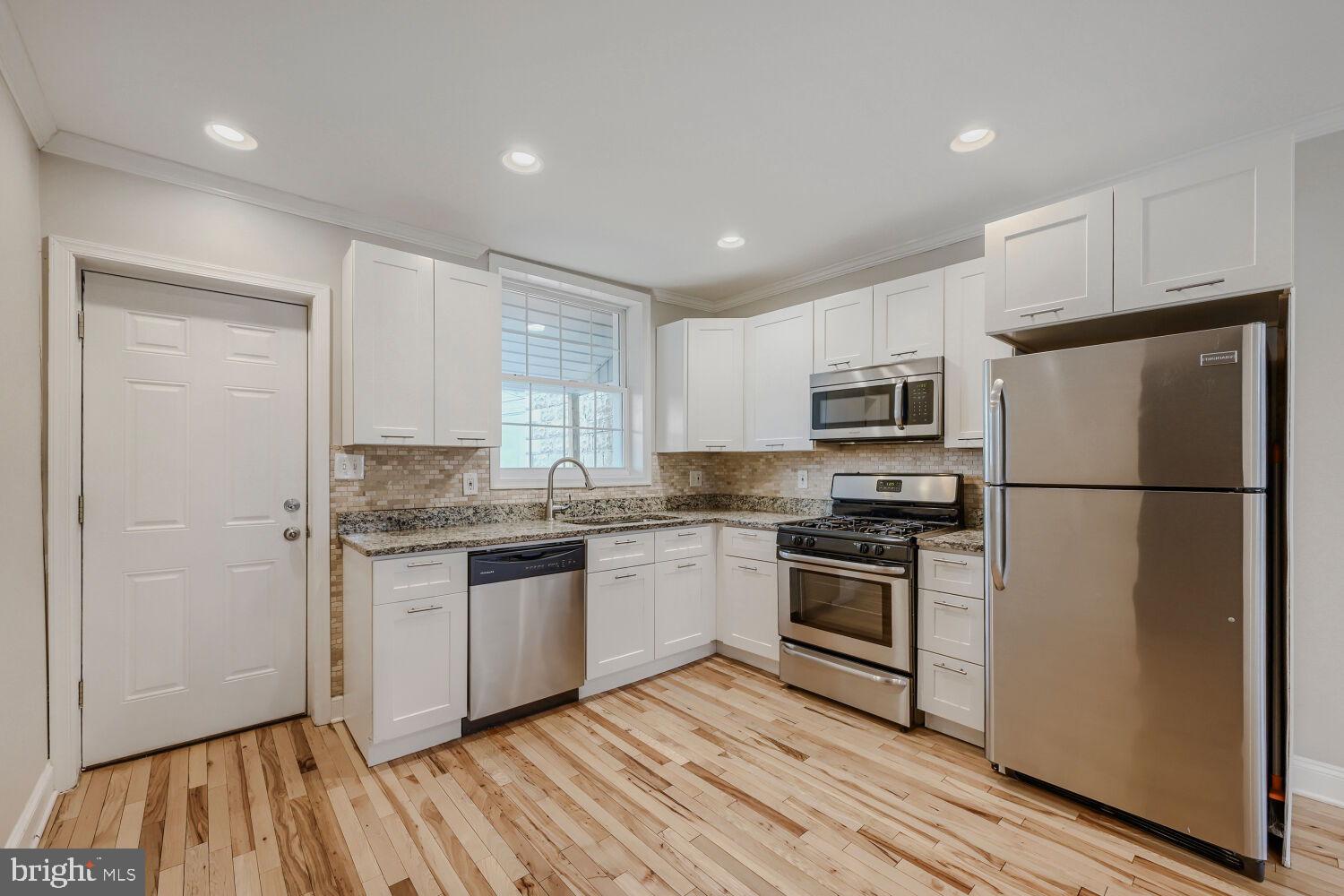 HIGHLANDTOWN - Residential