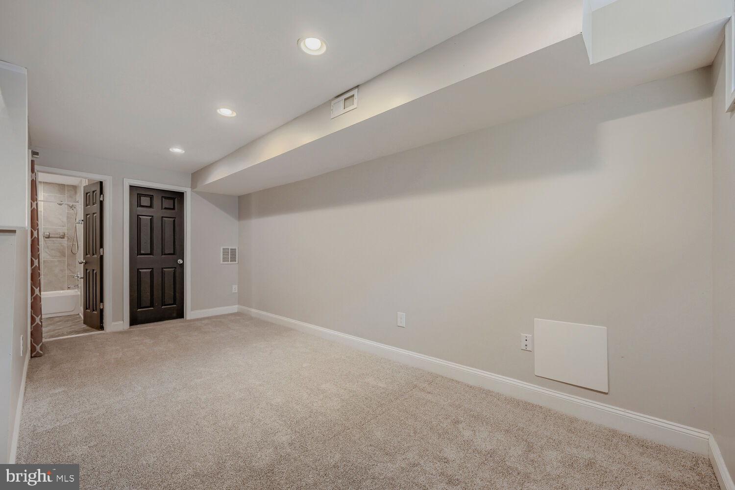 HIGHLANDTOWN - Residential