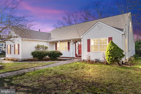 Photo of 216 Tackle Ave, MANAHAWKIN, NJ 08050 (MLS # NJOC2039188)