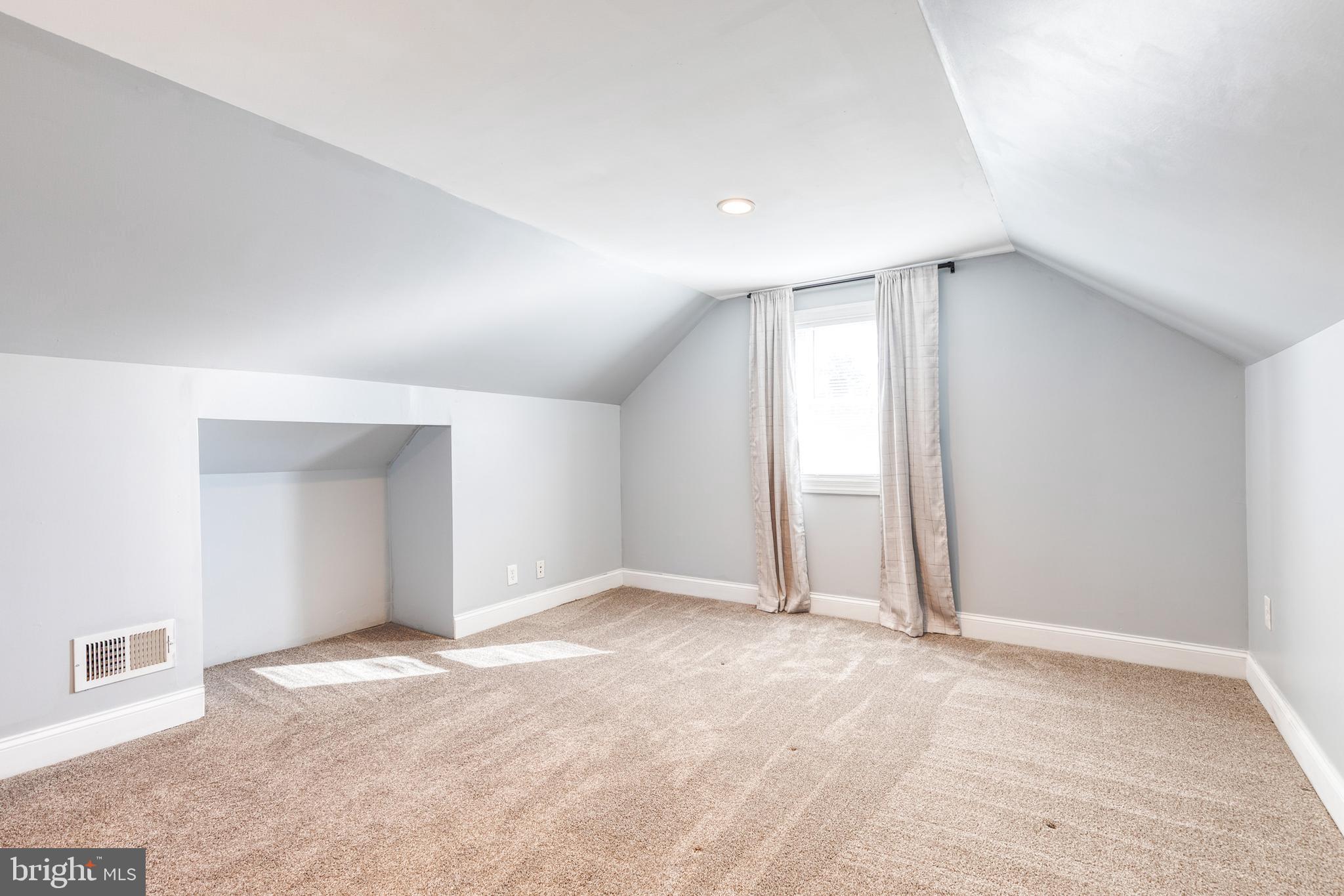 LAURAVILLE HISTORIC DISTRICT - Residential Lease