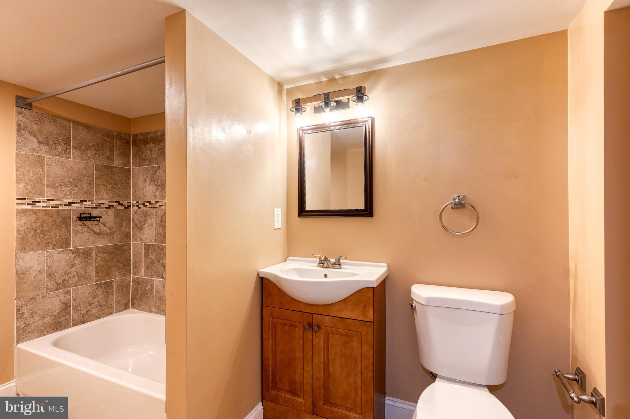 LAURAVILLE HISTORIC DISTRICT - Residential Lease