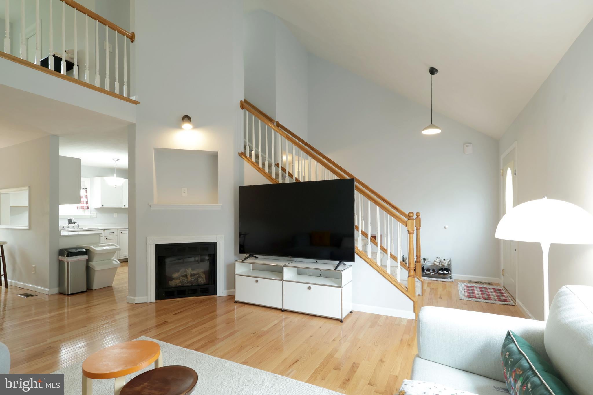 216 AMBLEWOOD WAY