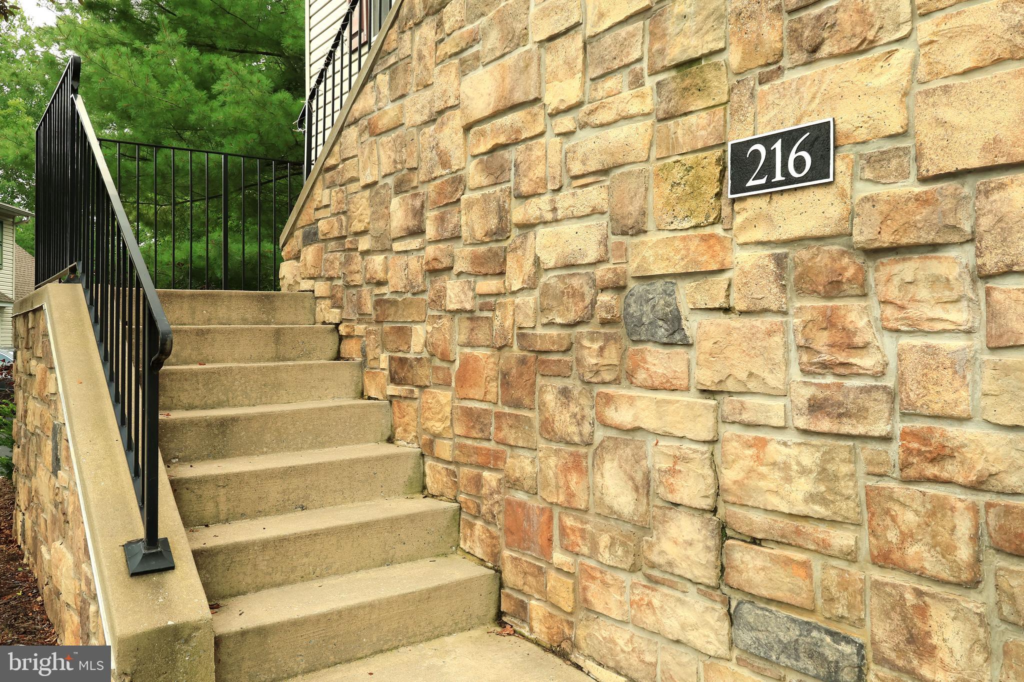 216 AMBLEWOOD WAY