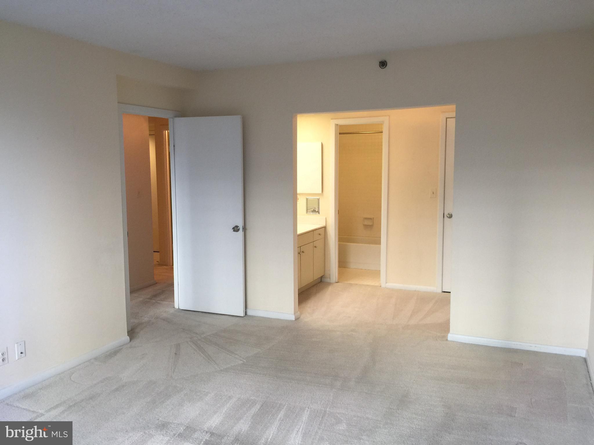 SKYLINE SQUARE CONDO - Residential