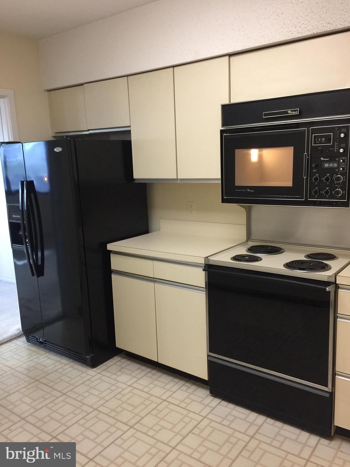 SKYLINE SQUARE CONDO - Residential