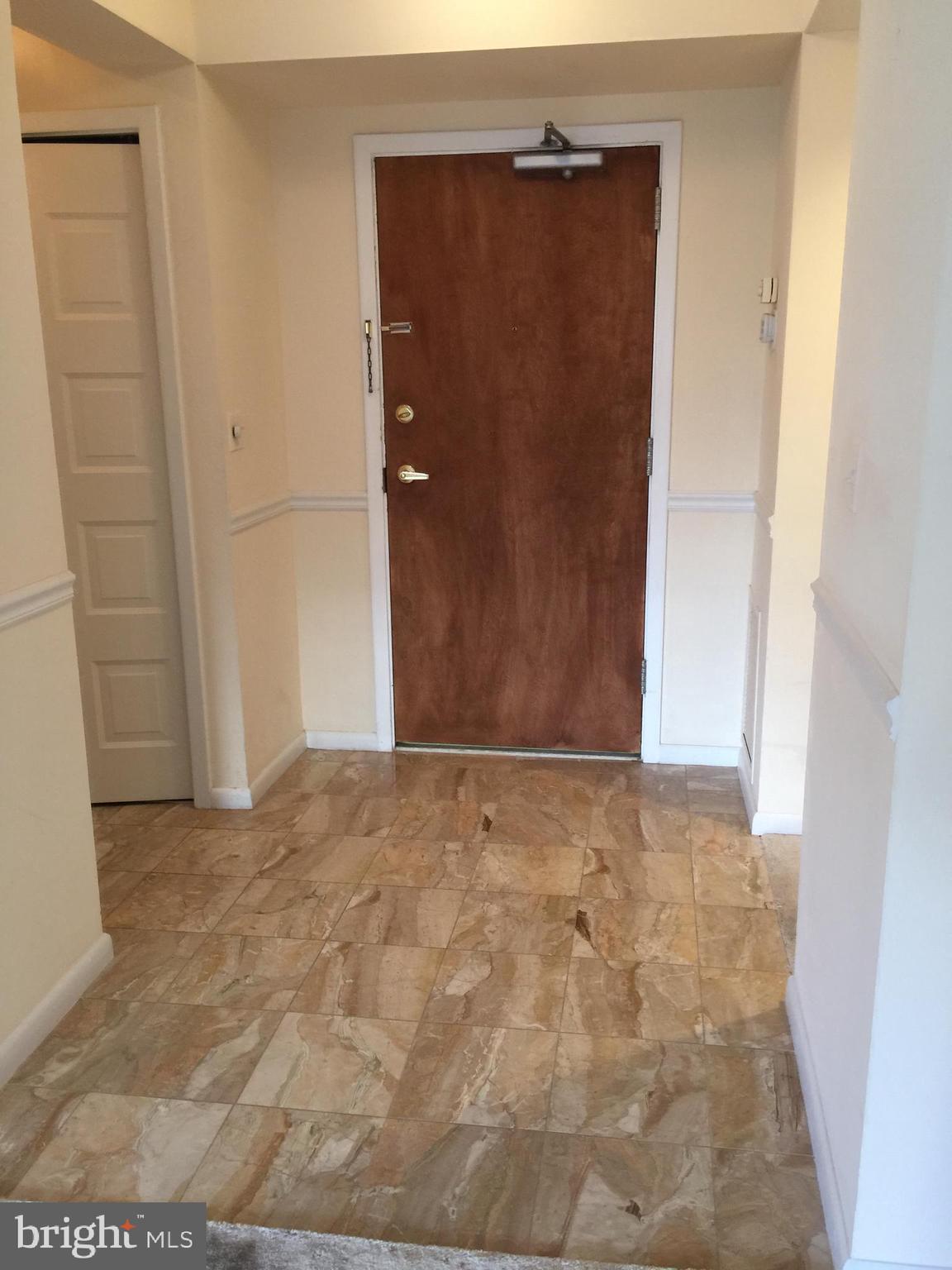 SKYLINE SQUARE CONDO - Residential