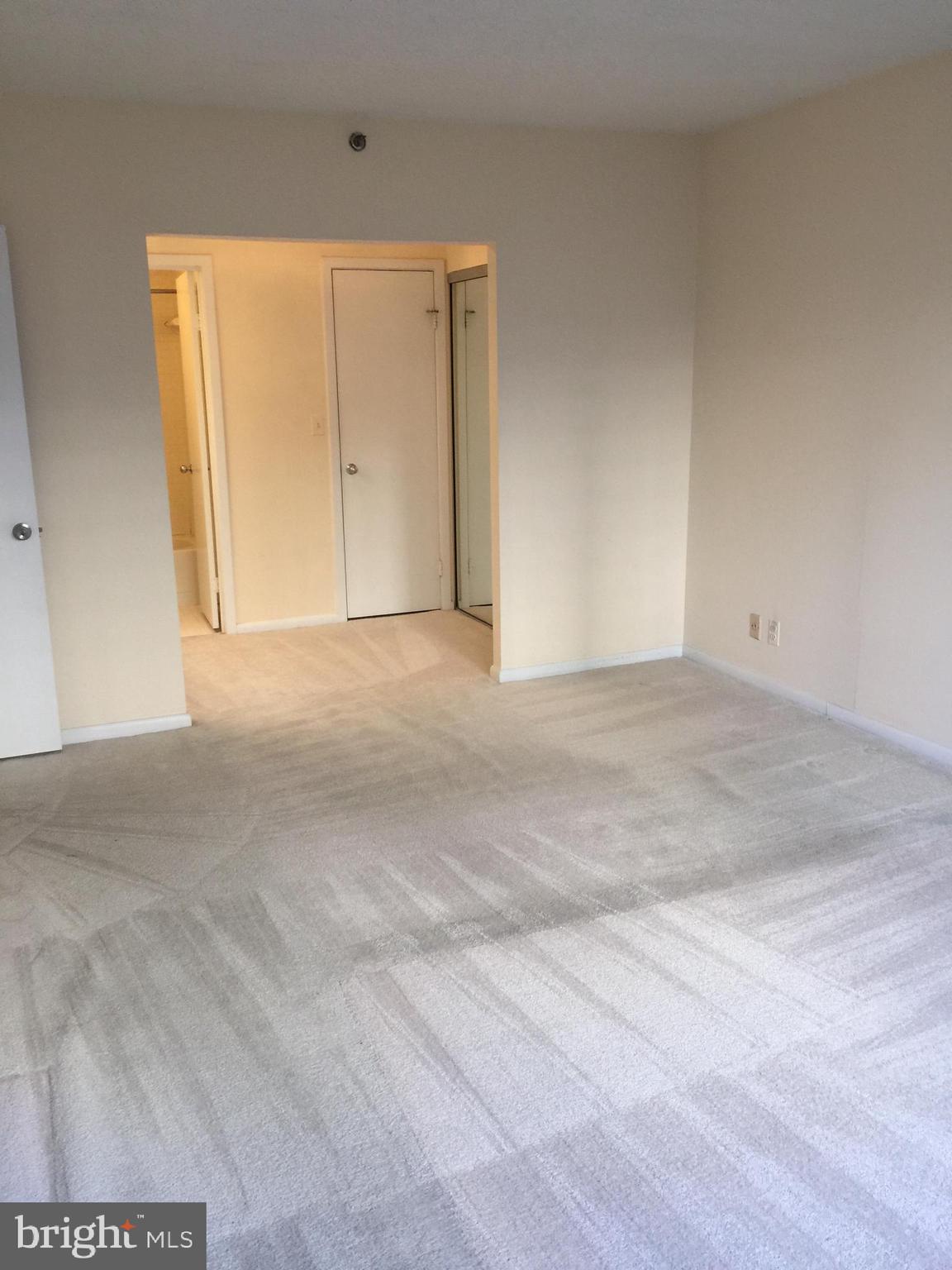 SKYLINE SQUARE CONDO - Residential