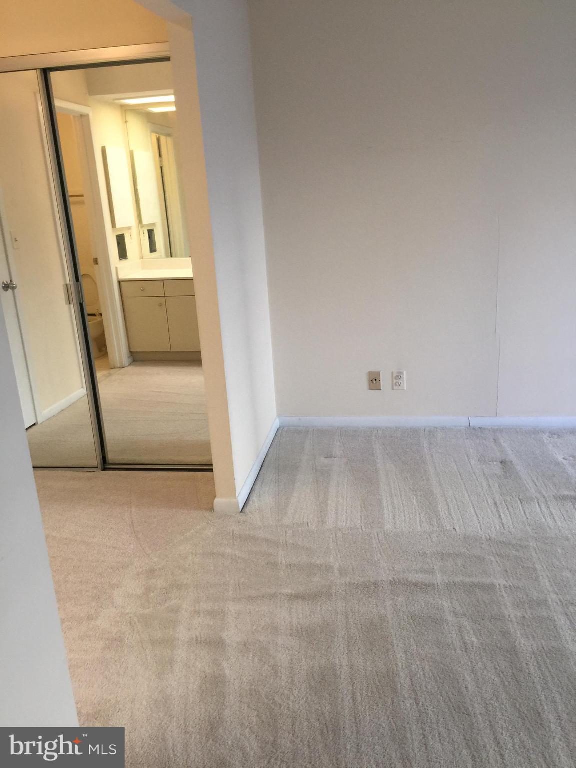 SKYLINE SQUARE CONDO - Residential