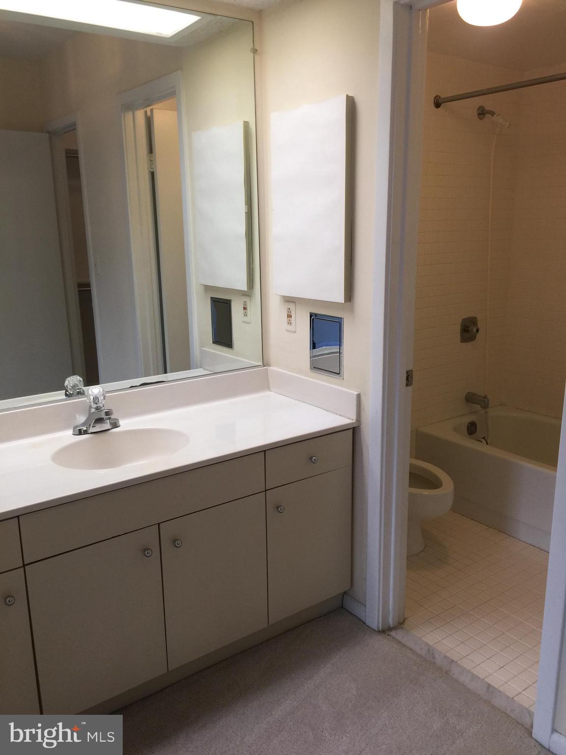 SKYLINE SQUARE CONDO - Residential