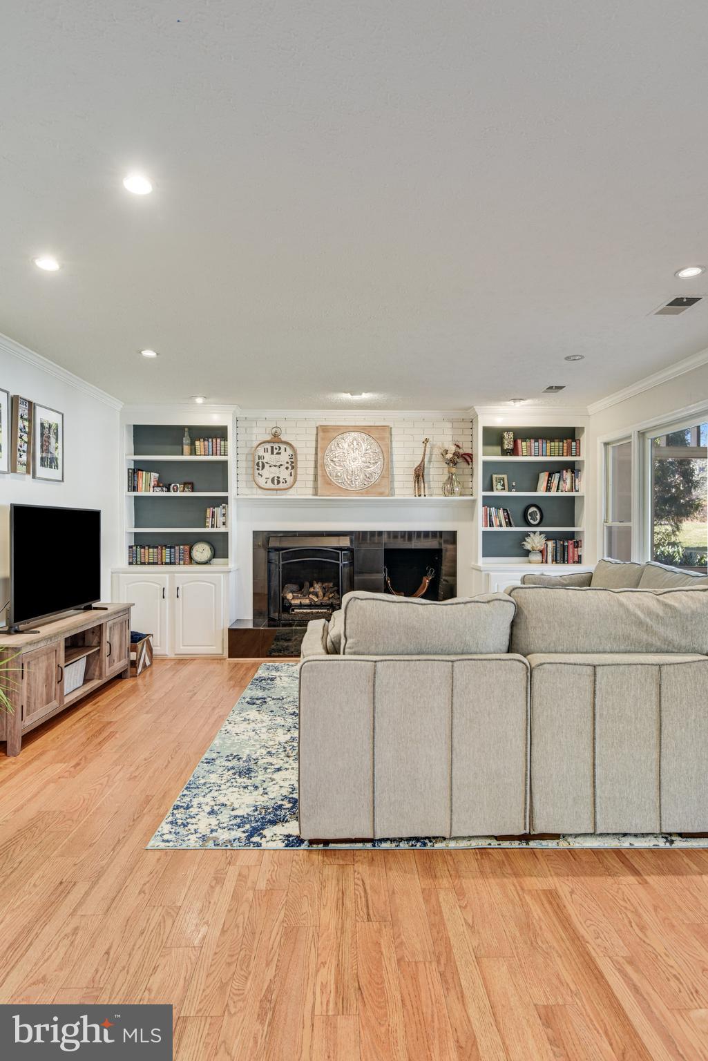 BARTONS GROVE - Residential